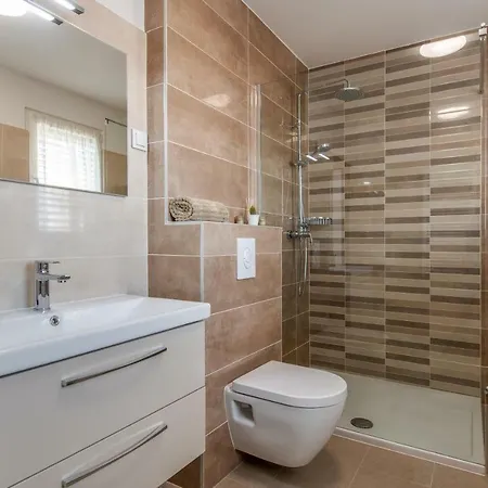 Family Ingrid Apartment *